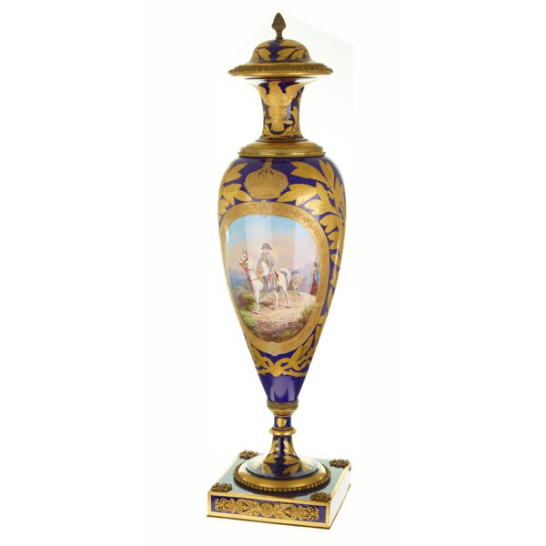 decorated vase - image of Emperor Napoleon | en