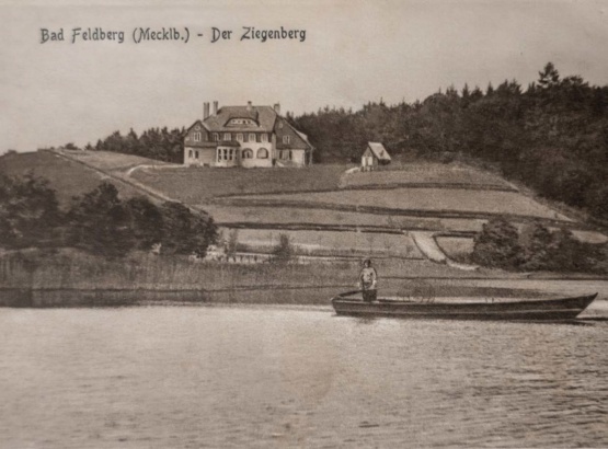 Blick vom Haussee auf den Ziegenberg mit Haus Obdach, Postkarte um 1912 © Quelle: Privatbesitz Reinhard Wulfhorst Bild