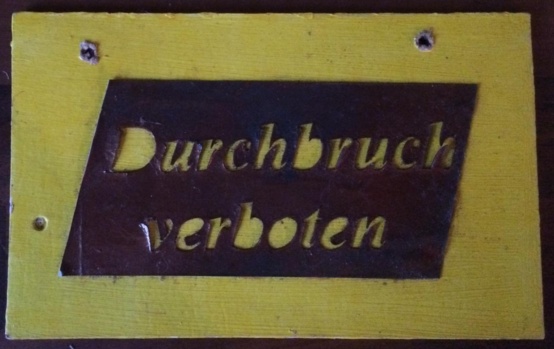 Schild "Druchbuch verboten"