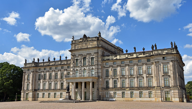 Schloss Ludwigslust © Thomas Dahlstrøm Nielsen, CC BY-SA 4.0, via Wikimedia Commons Schloss Ludwigslust