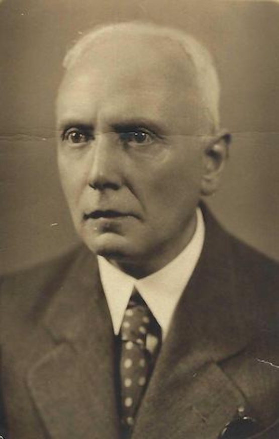 Dr. Felix Kann, Mitte der 1930er Jahre. © Quelle: Familienarchiv Kann Foto (schwarzweiß, Halbprofil) eines älteren Mannes mit hellem oder weißem Haar. Er trägt einen Anzug.