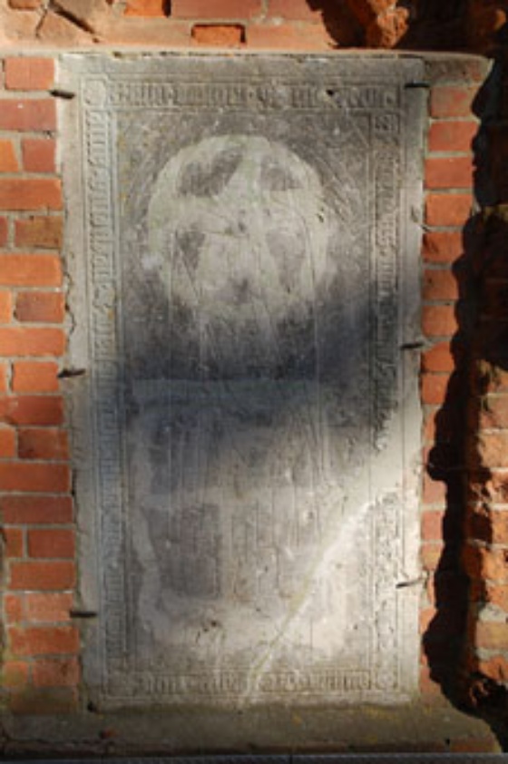 Grabplatte für den Mönch Albert Schinkel im Kloster Eldena, 1397 Grabplatte für den Mönch Albert Schinkel im Kloster Eldena, 1397